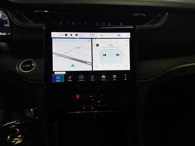 Used 2024 Jeep Grand Cherokee Limited w/ Luxury Tech Group II image 17