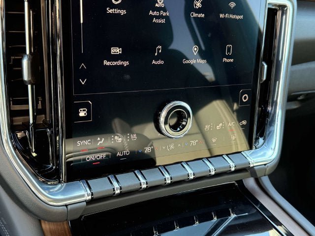 New 2026 GMC Yukon Denali w/ Denali Reserve Package AWD/4WD image 16
