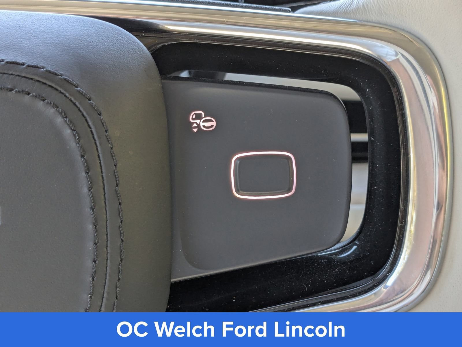 Certified 2025 Lincoln Navigator Reserve AWD/4WD image 32