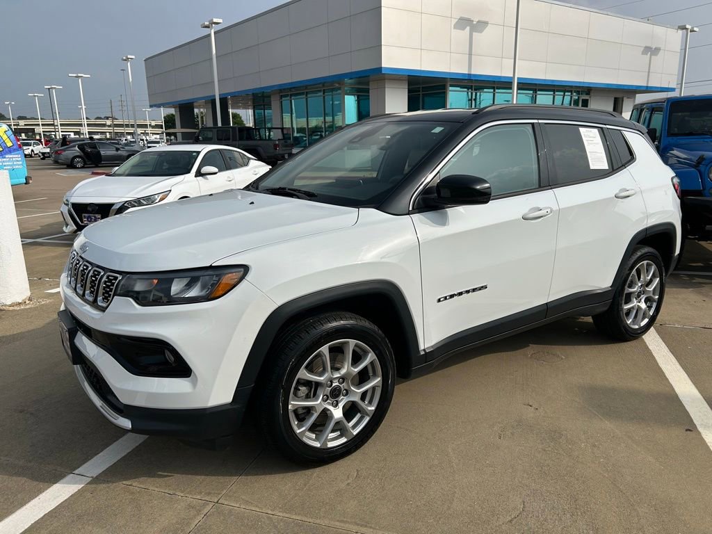 Used 2025 Jeep Compass Limited AWD/4WD image 14