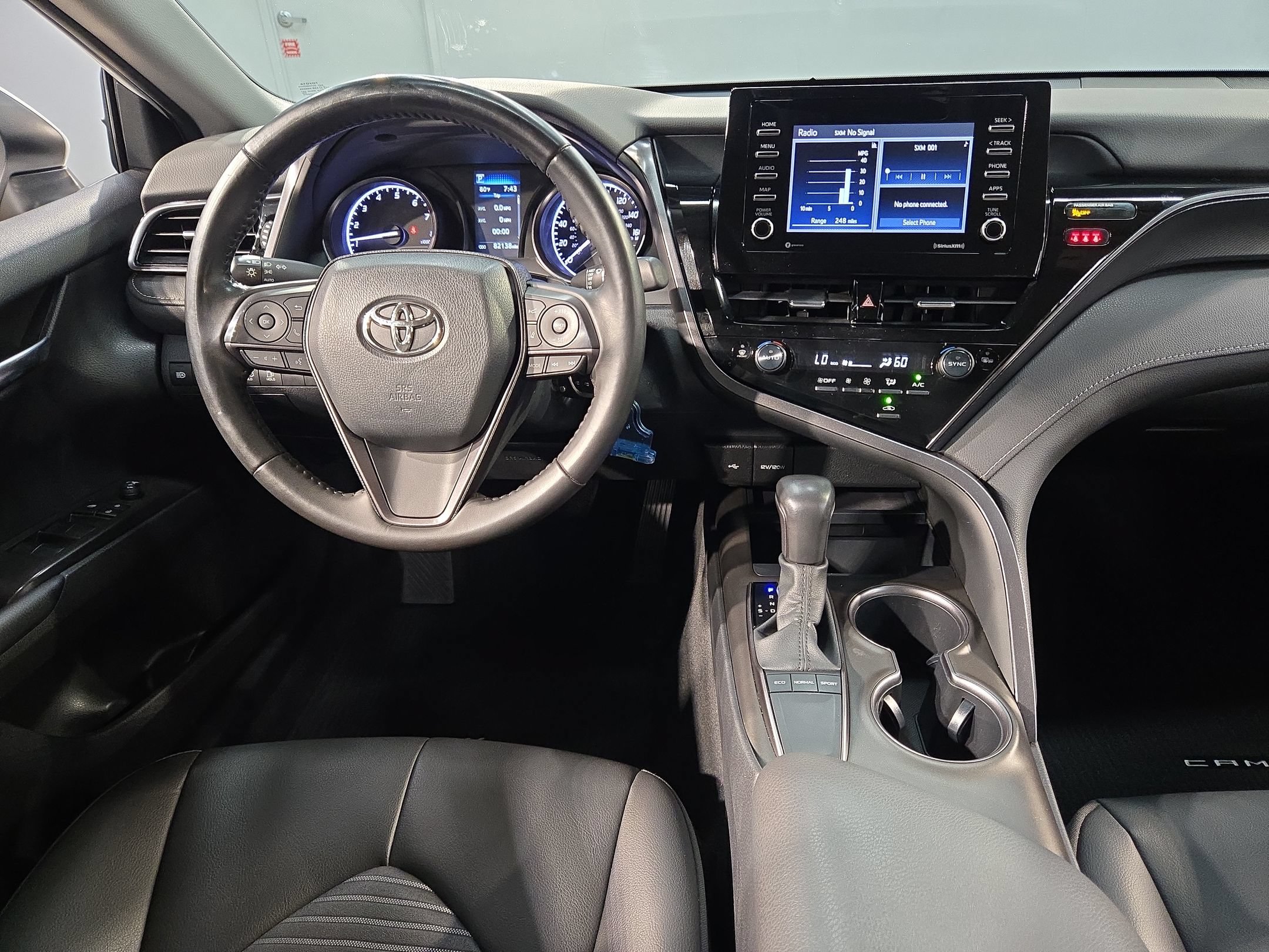 Used 2023 Toyota Camry SE FWD image 9
