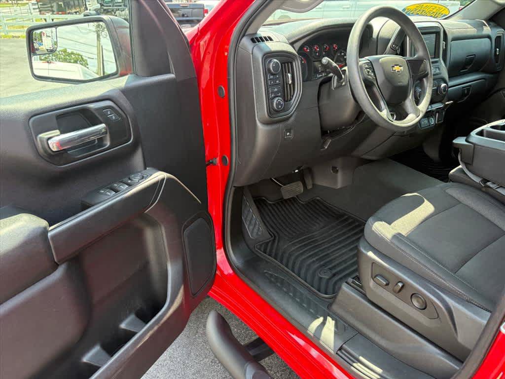 Used 2025 Chevrolet Silverado 1500 Custom w/ Turbomax Blackout Package AWD/4WD image 19