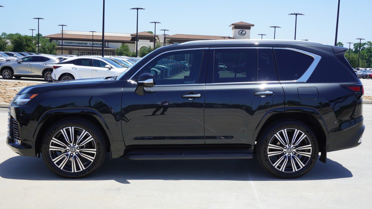 Certified 2026 Lexus LX 600 4WD w/ Accessory Package (Z1) image 5