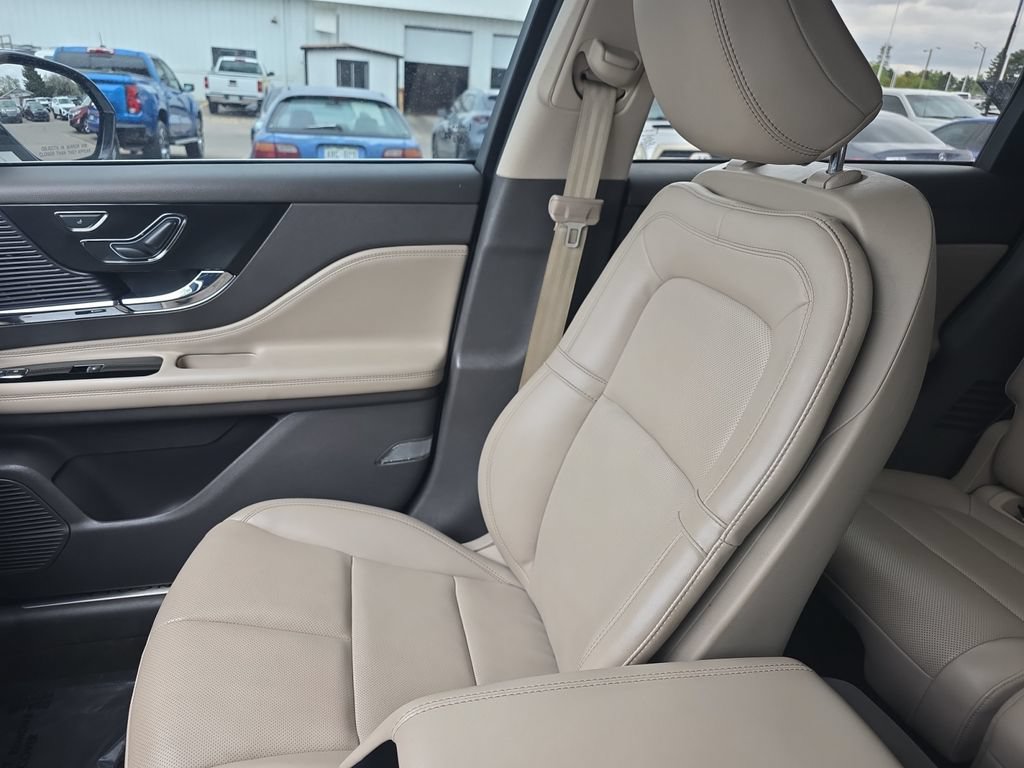 Used 2022 Lincoln Corsair AWD w/ Equipment Group 101A image 25