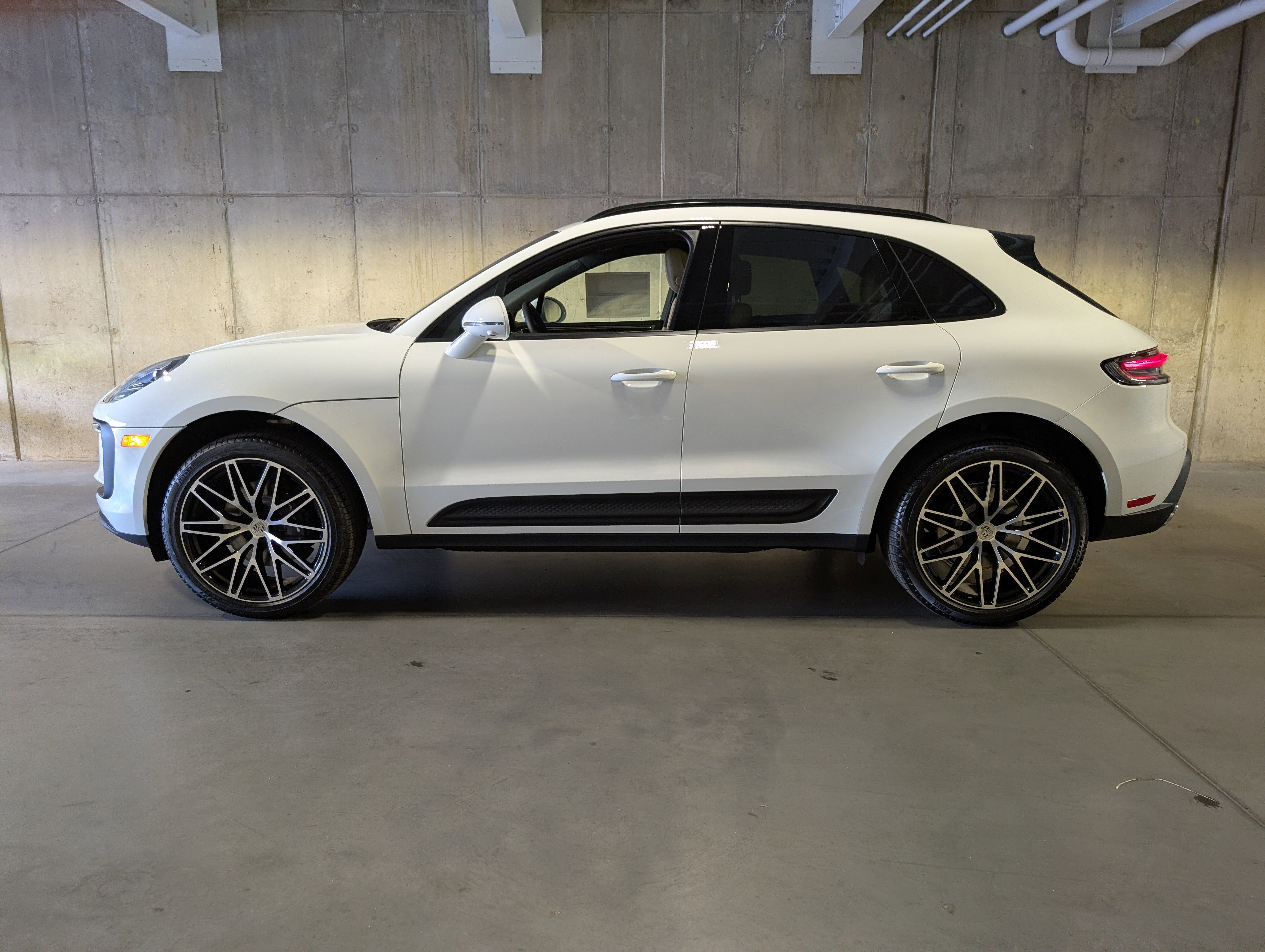 New 2026 Porsche Macan image 2
