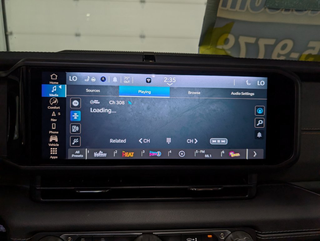 Used 2024 Jeep Wrangler High Altitude AWD/4WD image 19