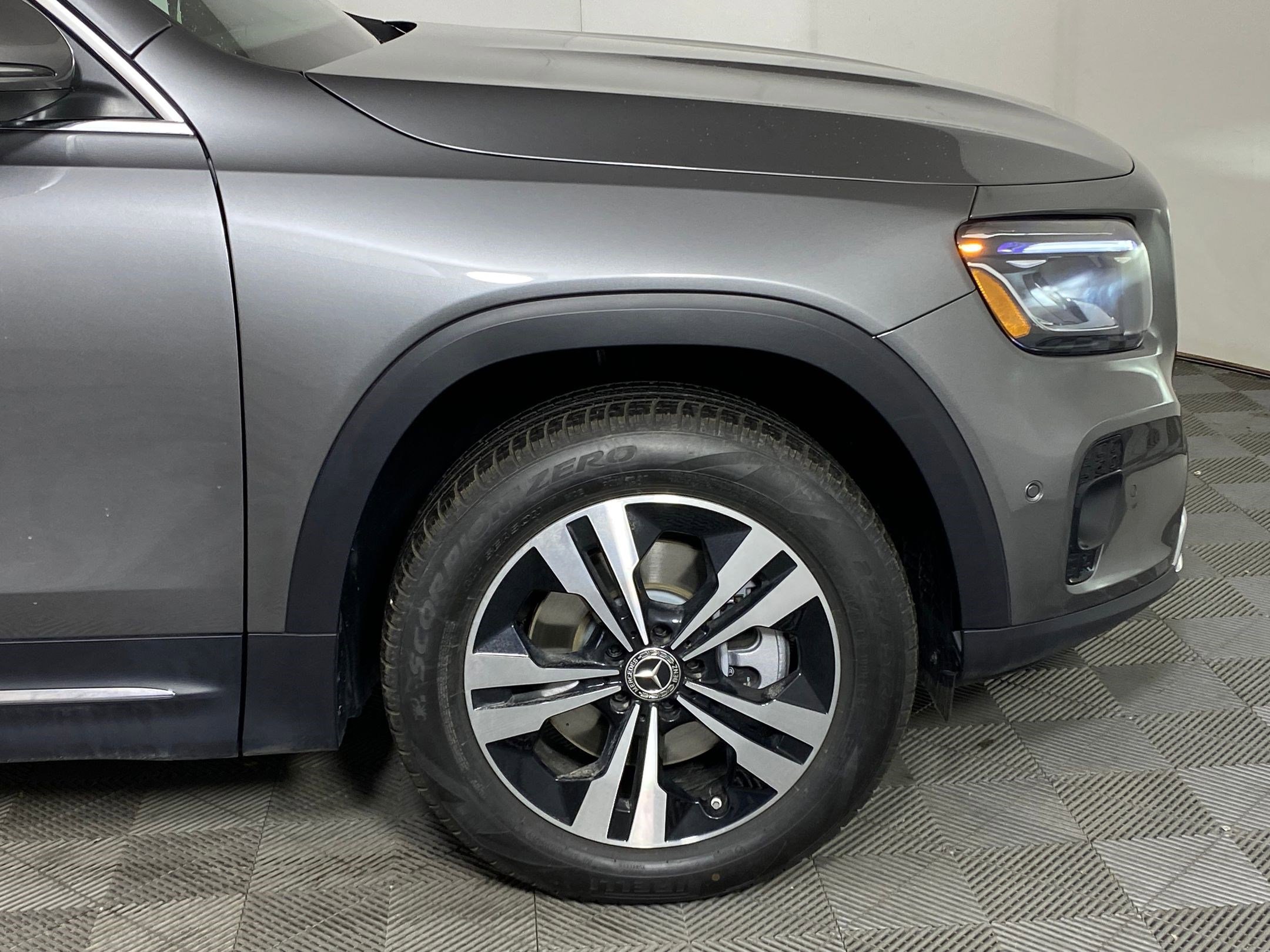 Used 2026 Mercedes-Benz GLB 250 4MATIC image 11