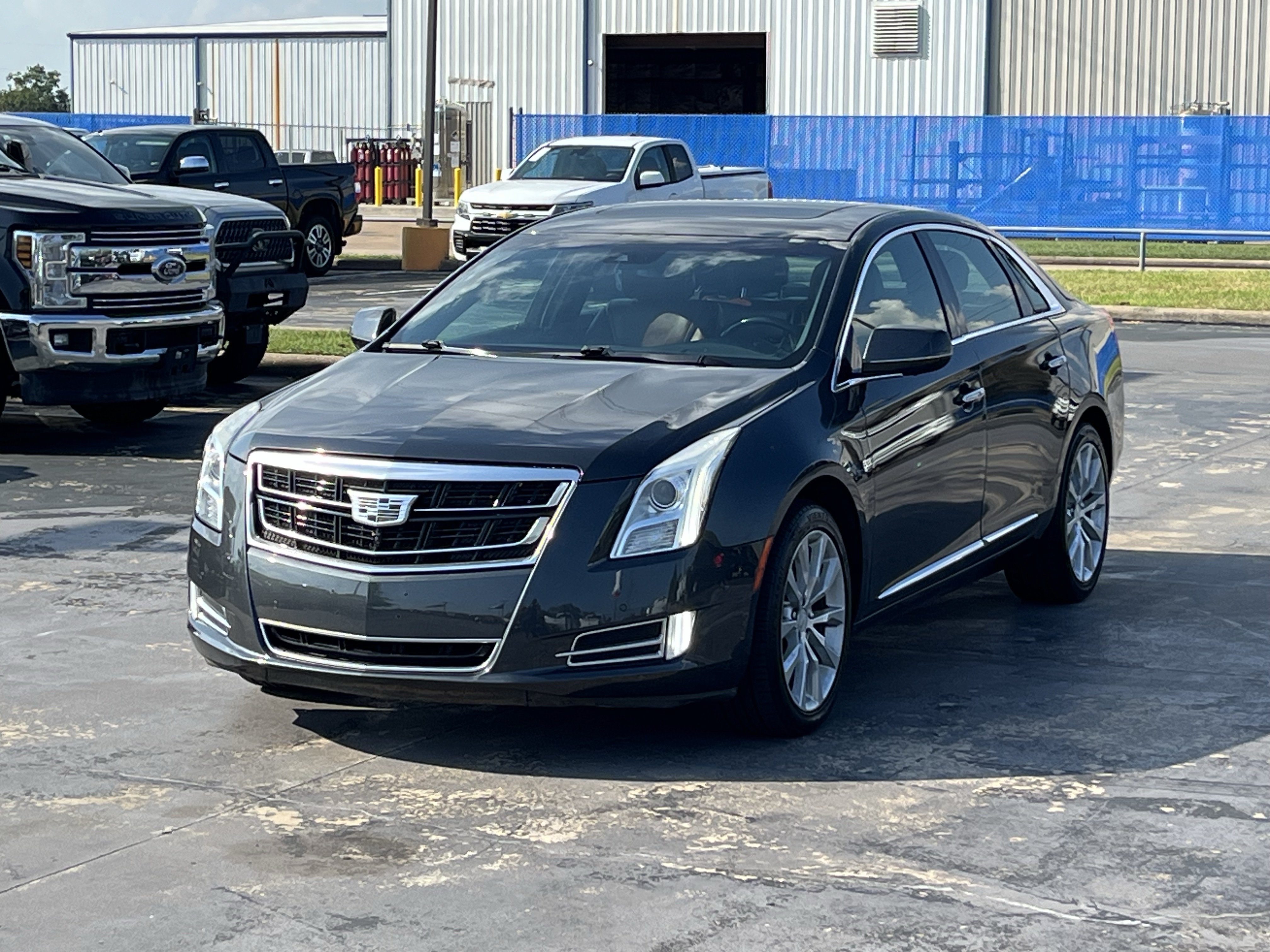 Used 2016 Cadillac XTS Luxury w/ Driver Awareness Package FWD image 3