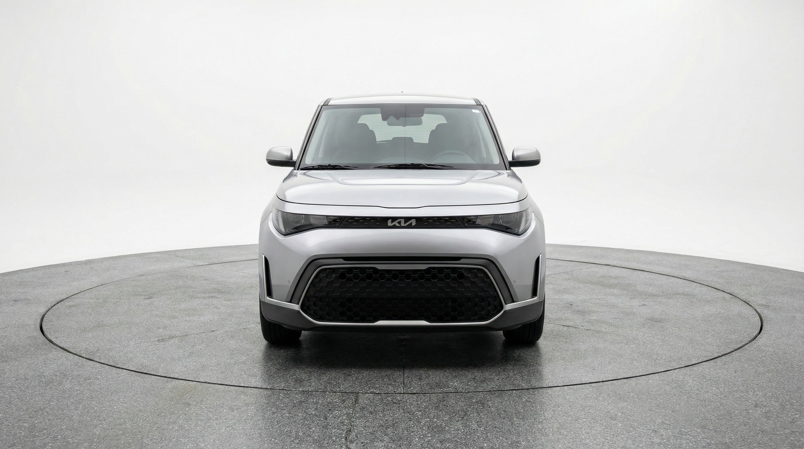 Used 2025 Kia Soul LX w/ LX Technology Package image 2