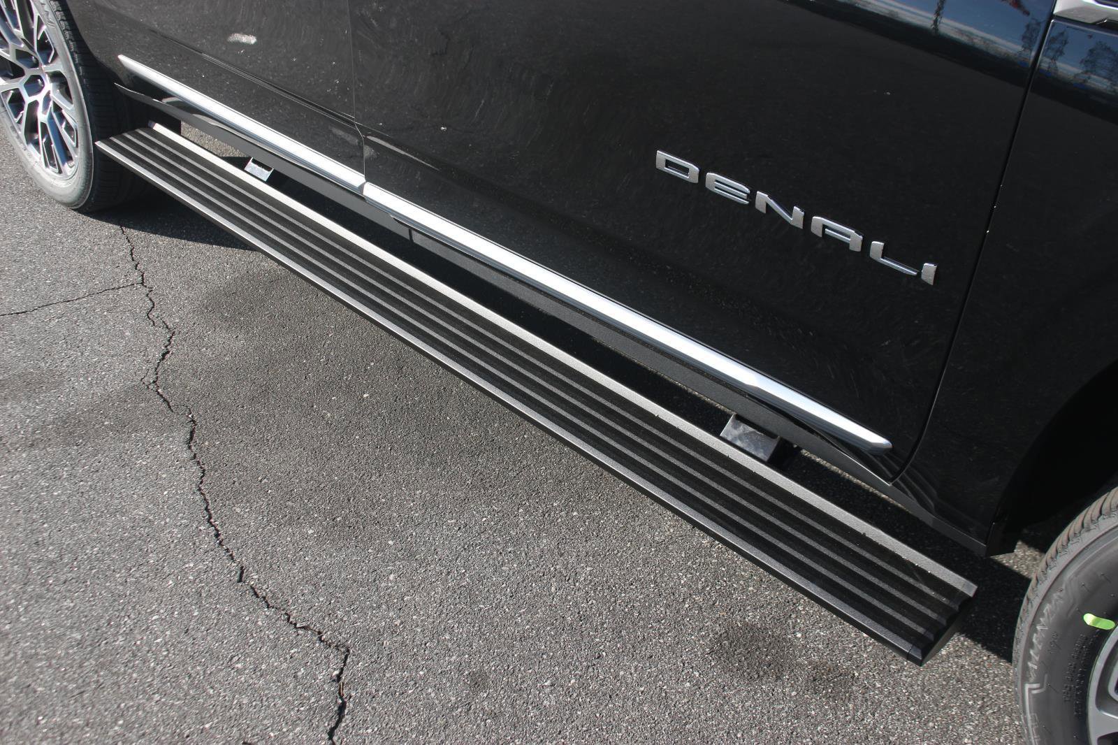 New 2026 GMC Yukon XL Denali w/ Sun & Power Step Package image 11