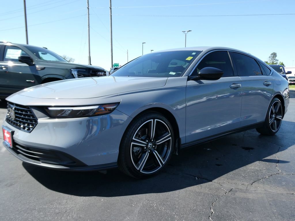 Used 2025 Honda Accord Sport image 7