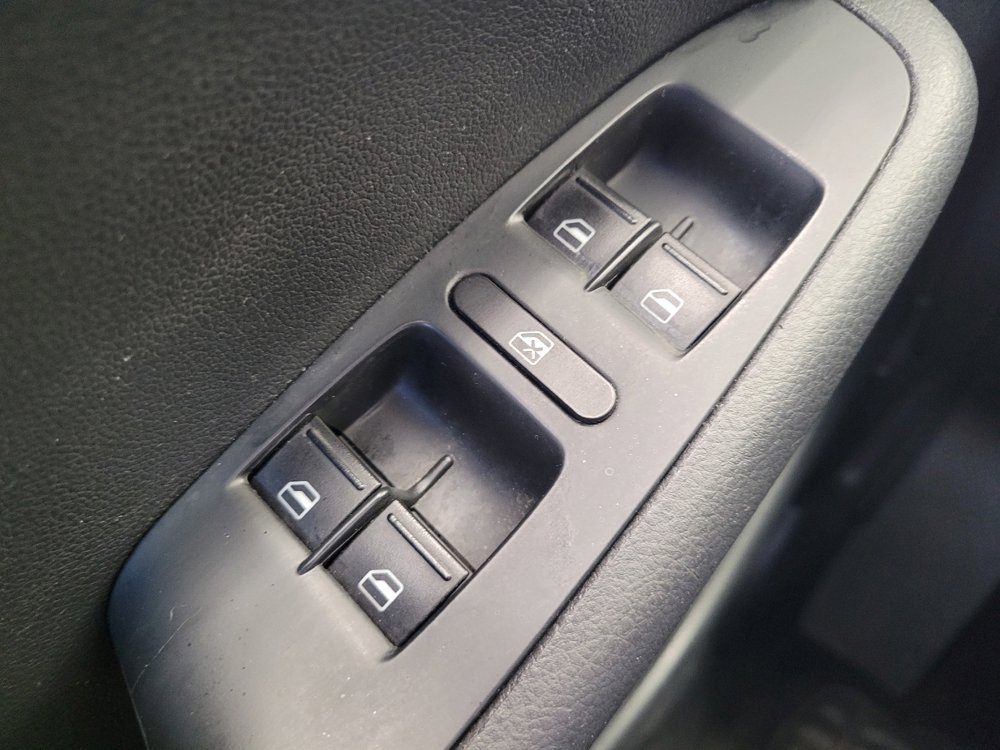 Used 2015 Volkswagen Jetta SE FWD image 27