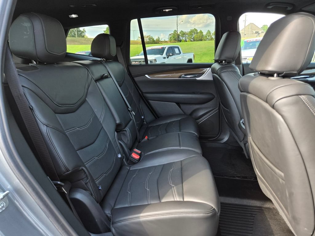 Used 2025 Cadillac XT6 Premium Luxury w/ Platinum Package AWD/4WD image 20