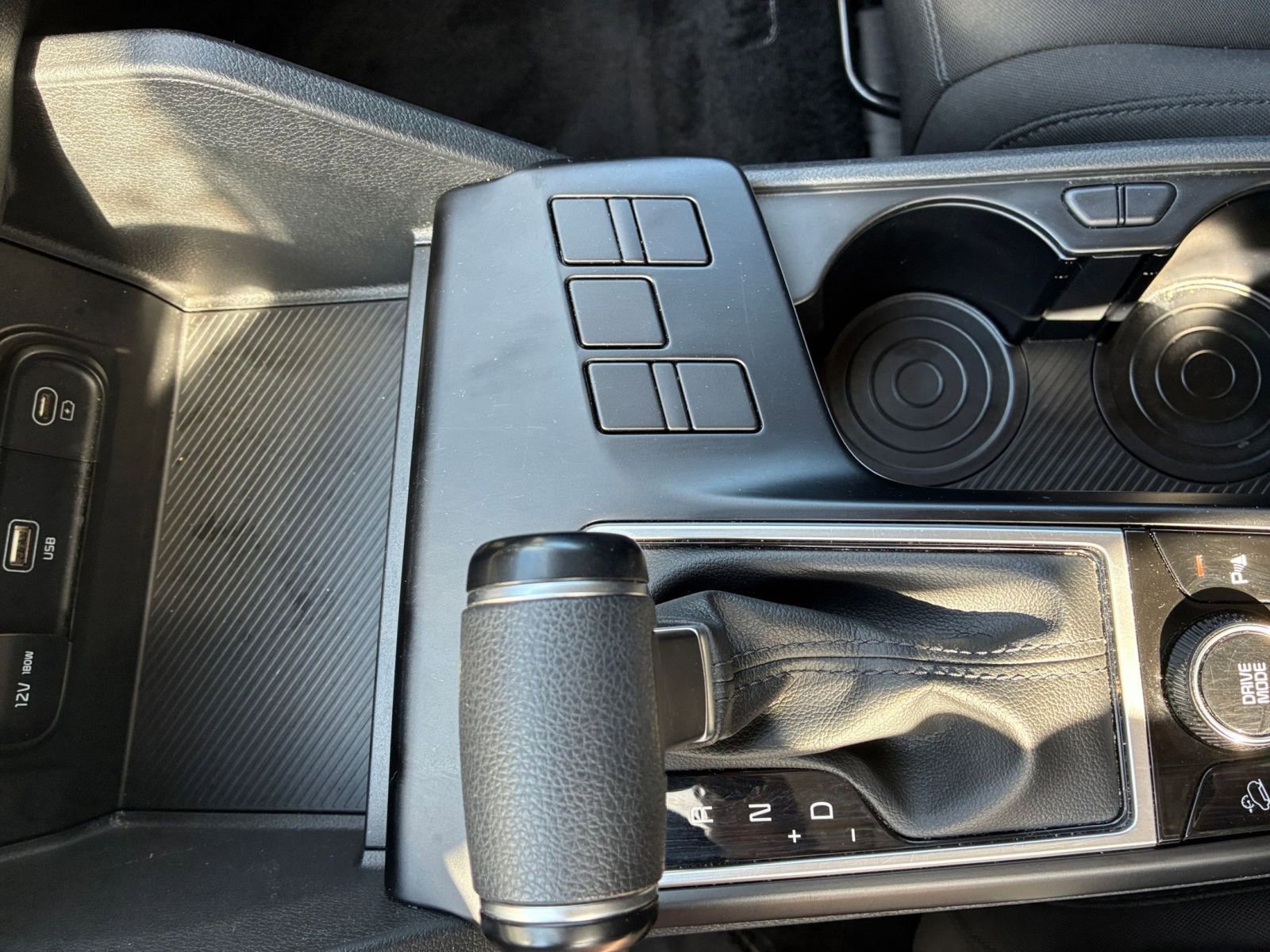 Used 2025 Kia Sportage LX FWD image 39
