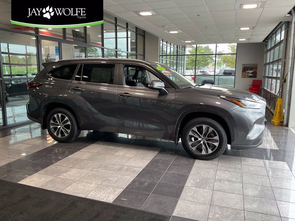 Certified 2025 Toyota Highlander XLE