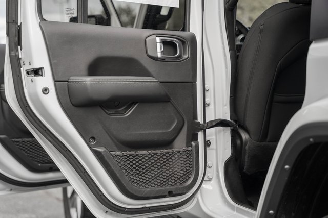 Used 2022 Jeep Wrangler Unlimited Sahara w/ Dual Top Group image 34