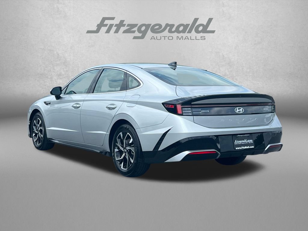 Used 2025 Hyundai Sonata SEL FWD image 9