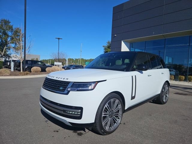 Used 2025 Land Rover Range Rover SE