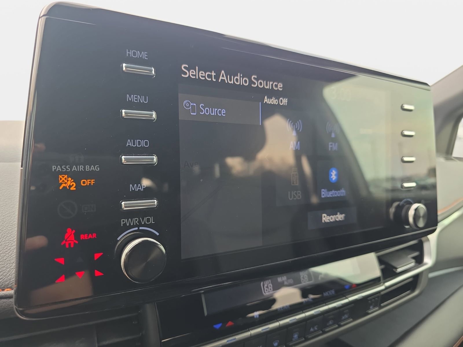 Used 2022 Toyota Sienna XSE image 23