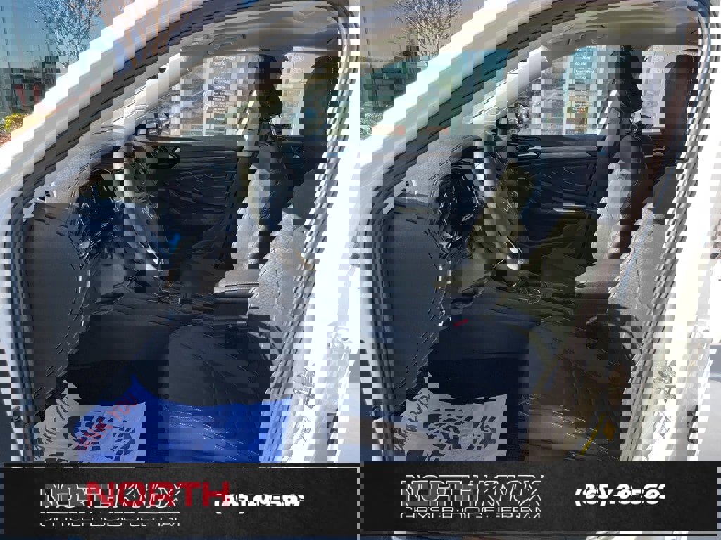 Used 2024 Volkswagen Jetta SEL image 3