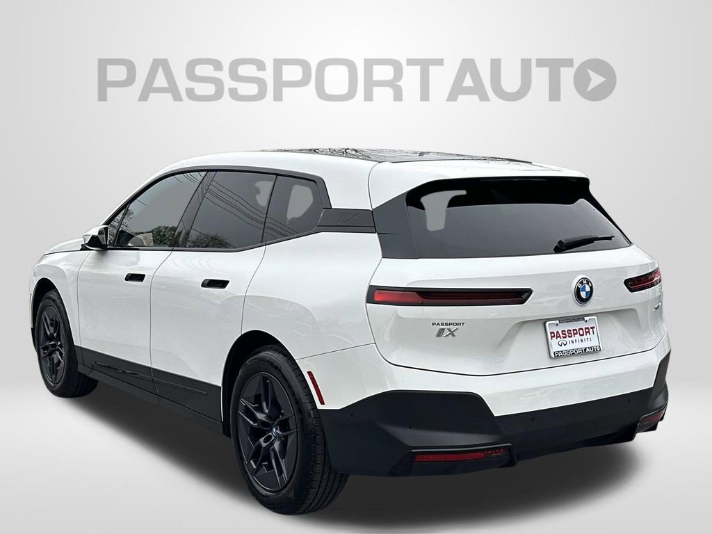 Used 2023 BMW iX xDrive50 image 2