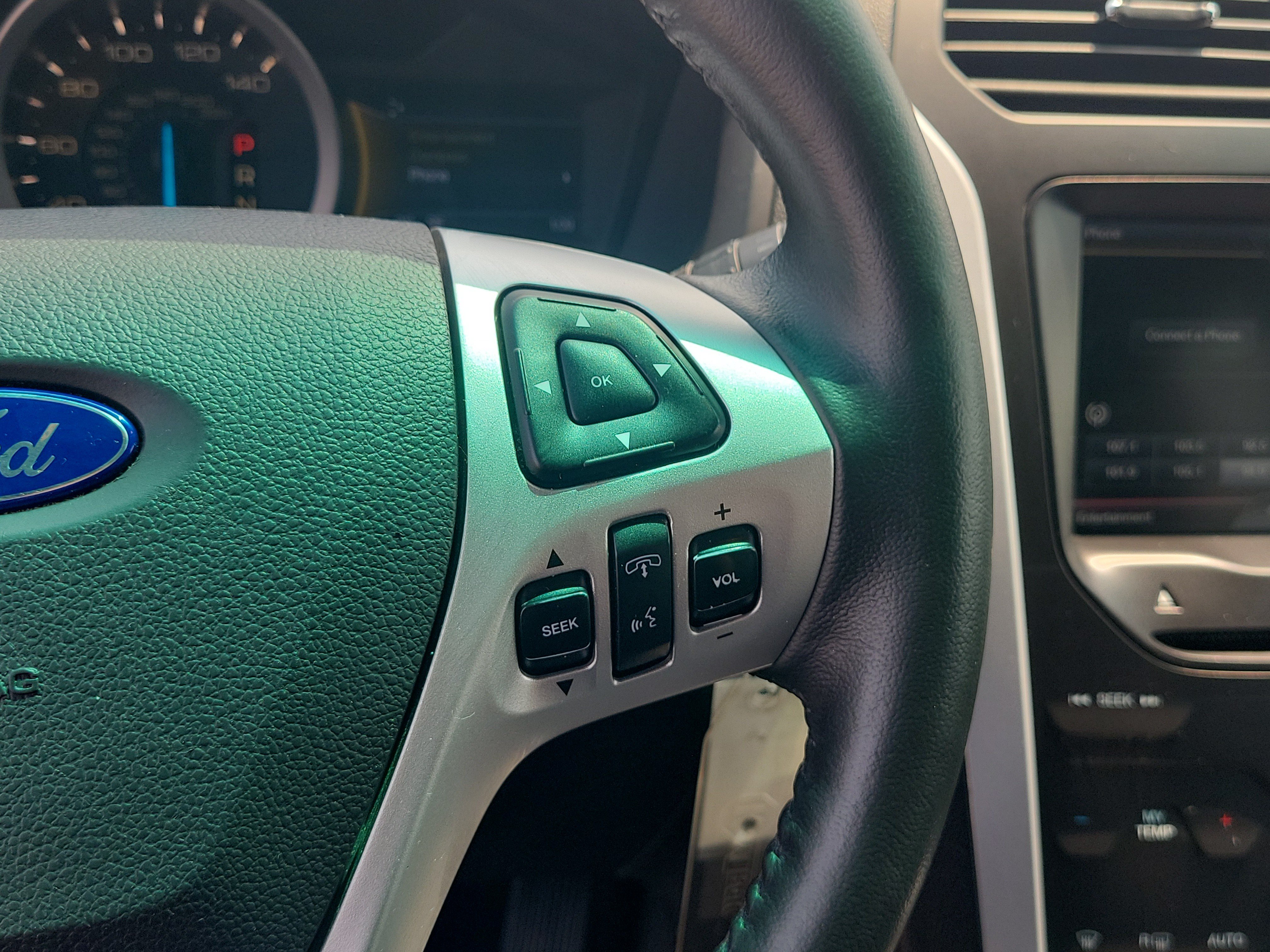 Used 2014 Ford Explorer XLT w/ Equipment Group 202A FWD image 23