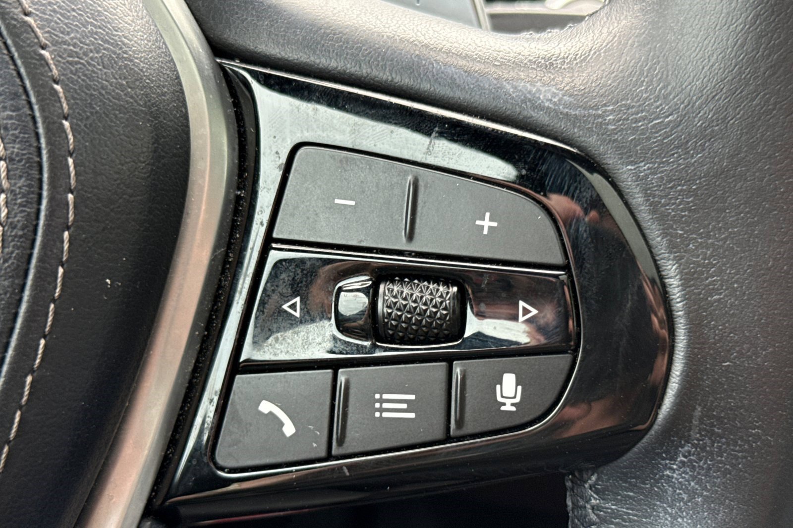 Certified 2023 BMW 540i w/ Premium Package image 31