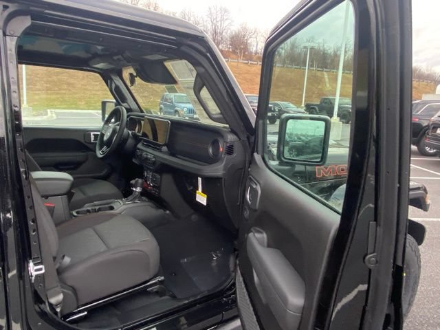 New 2026 Jeep Gladiator Mojave w/ Safety Group AWD/4WD image 26