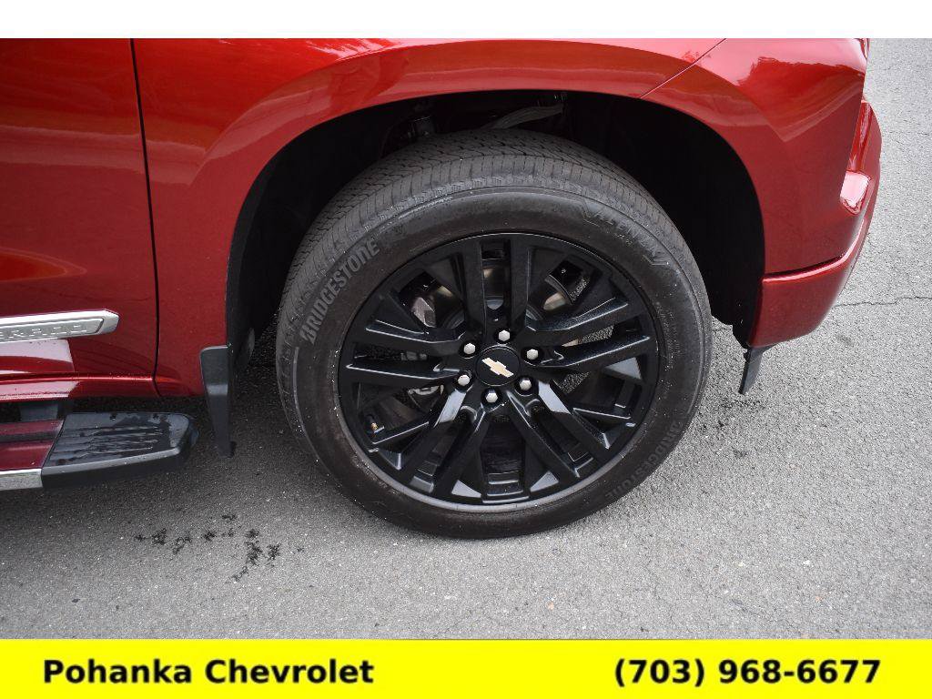 Used 2024 Chevrolet Silverado 1500 High Country w/ Technology Package AWD/4WD image 33