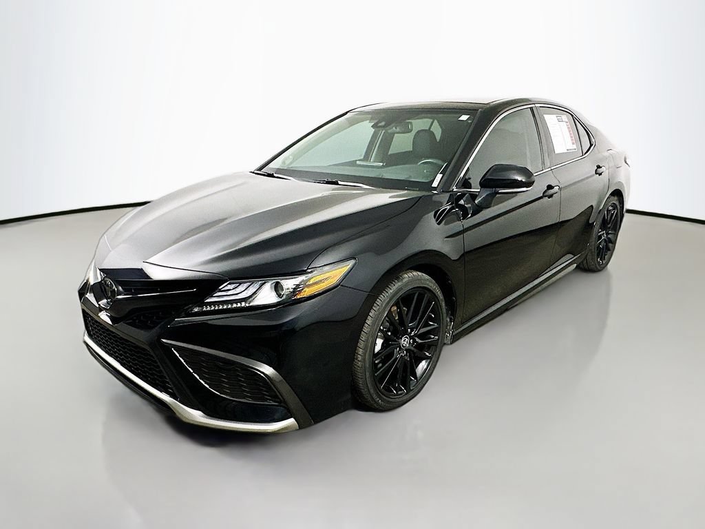 Used 2022 Toyota Camry XSE FWD video 3