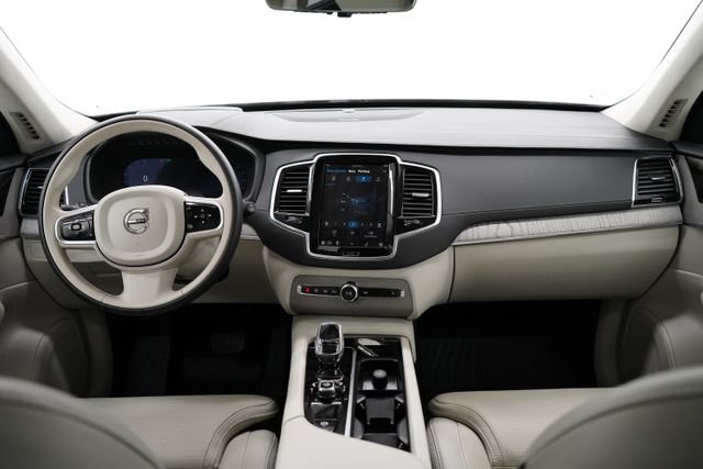 Used 2025 Volvo XC90 B6 Ultra w/ Lounge Package AWD/4WD image 16