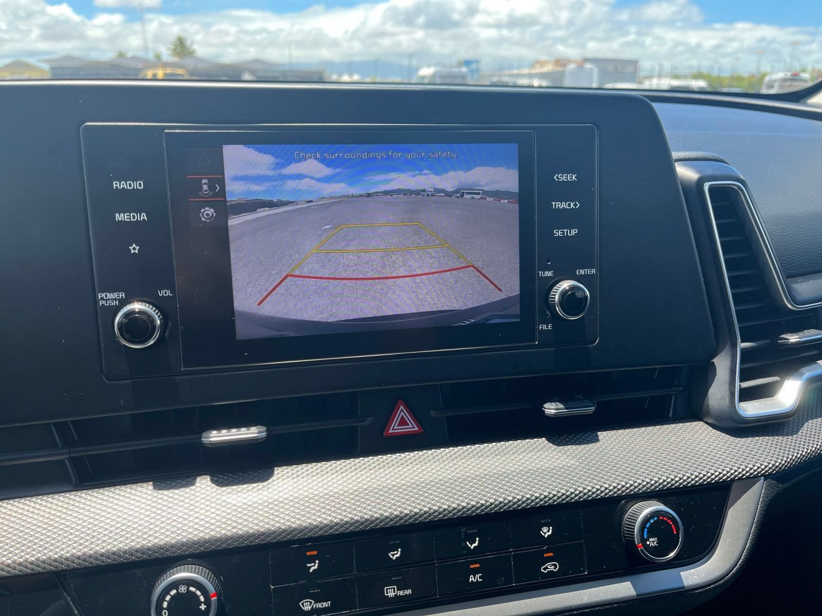 Used 2025 Kia Sportage LX FWD image 19