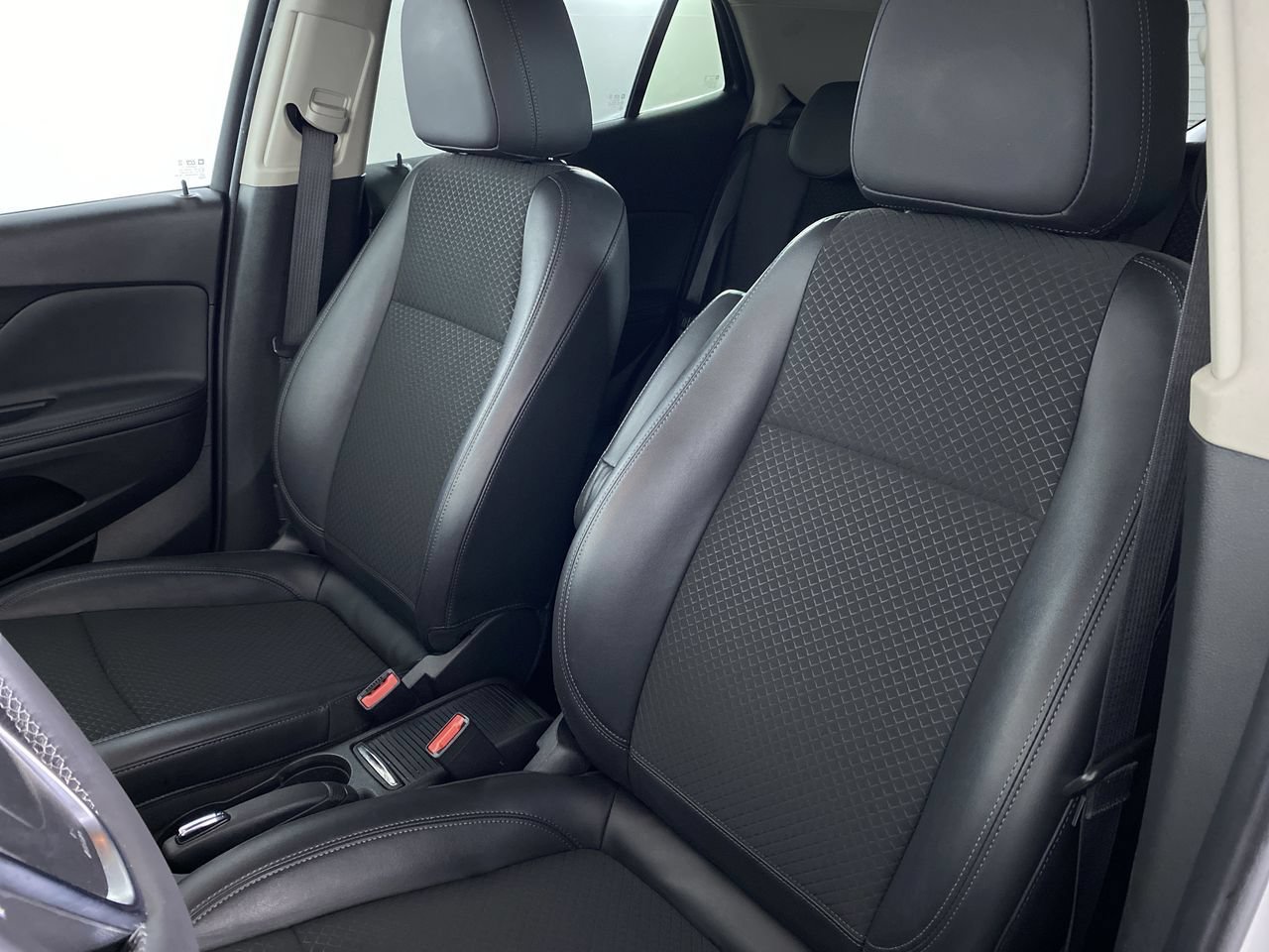 Certified 2022 Buick Encore Preferred w/ Safety Package AWD/4WD image 10
