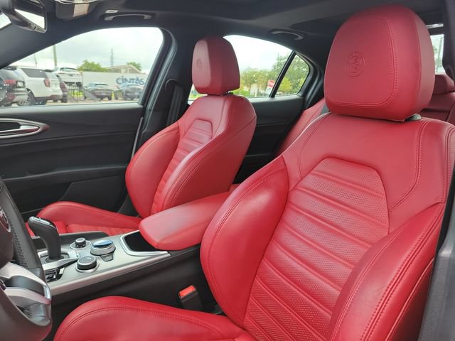 Used 2023 Alfa Romeo Giulia Veloce RWD image 22