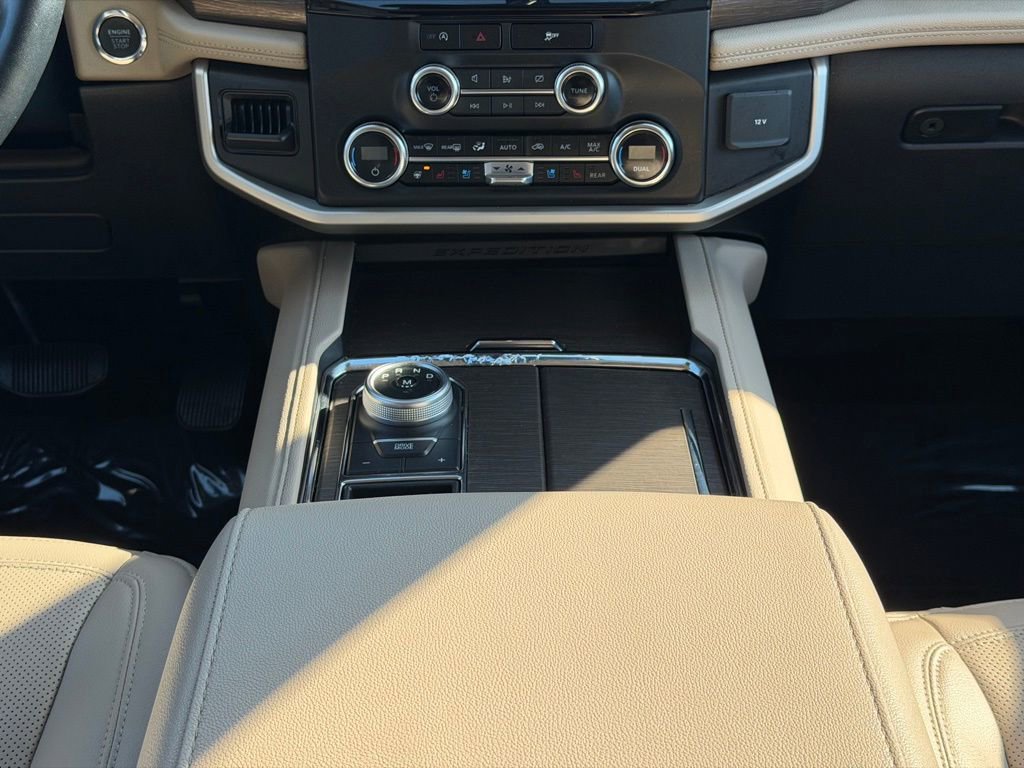 Used 2024 Ford Expedition Limited image 35