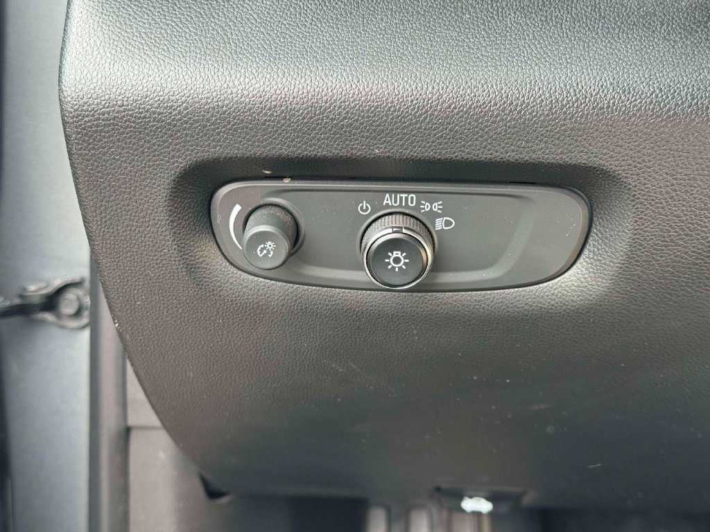 Used 2023 Chevrolet Traverse RS AWD/4WD image 22