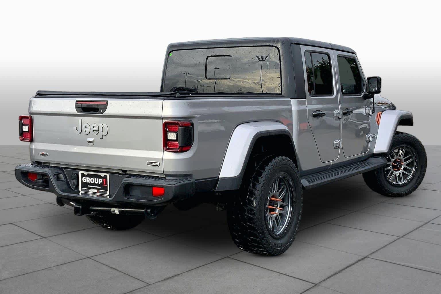 Used 2020 Jeep Gladiator Overland AWD/4WD image 13