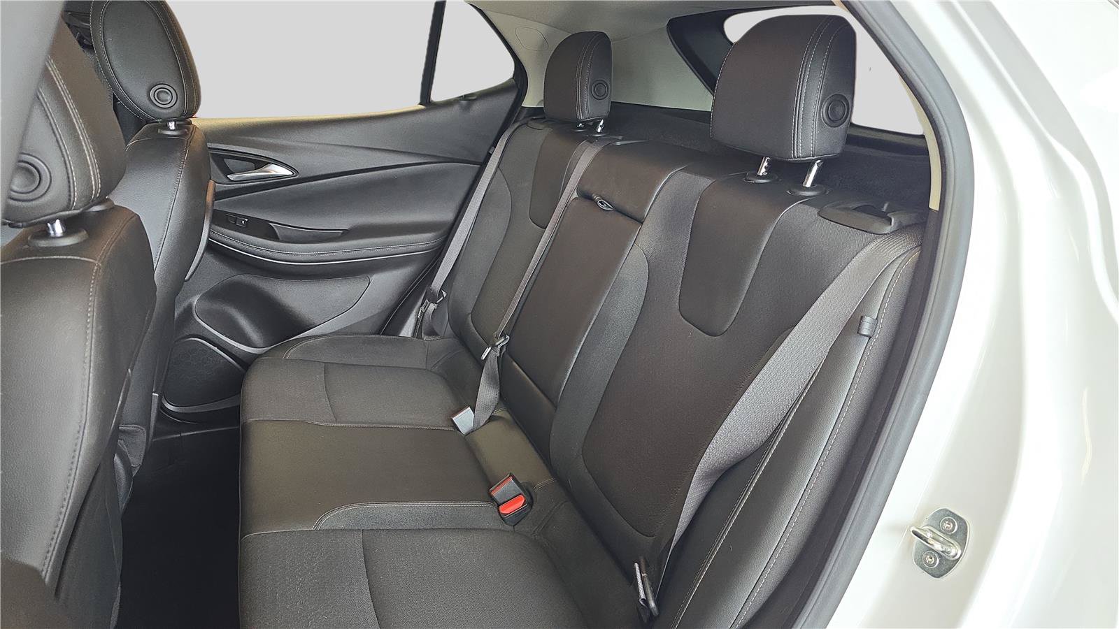 Used 2023 Buick Encore GX Select w/ Sport Touring Package FWD image 18