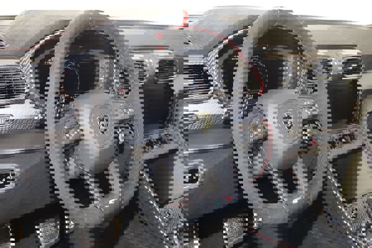 Used 2024 Lamborghini Urus Performante image 7