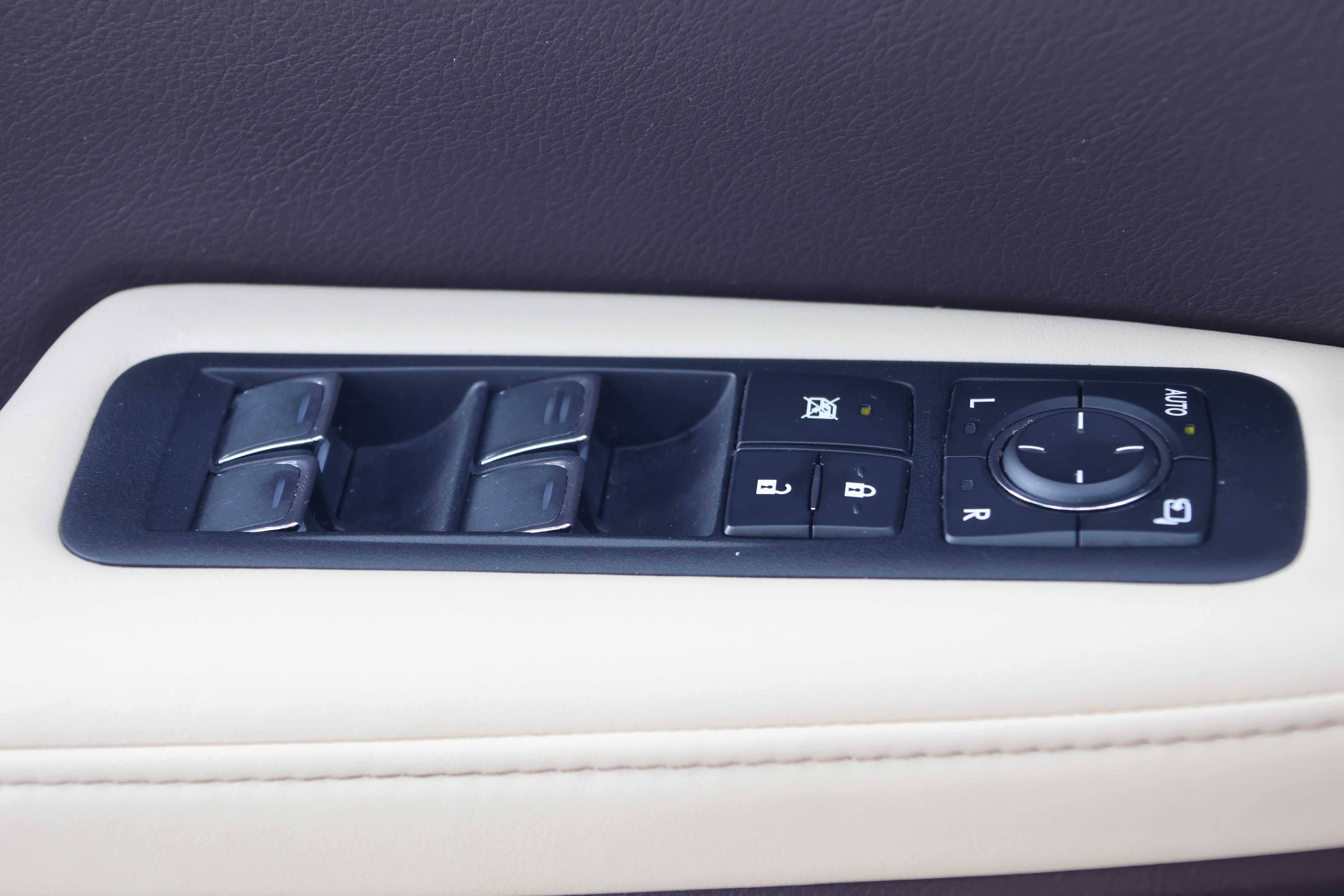Used 2020 Lexus RX 450h AWD w/ Premium Package image 14