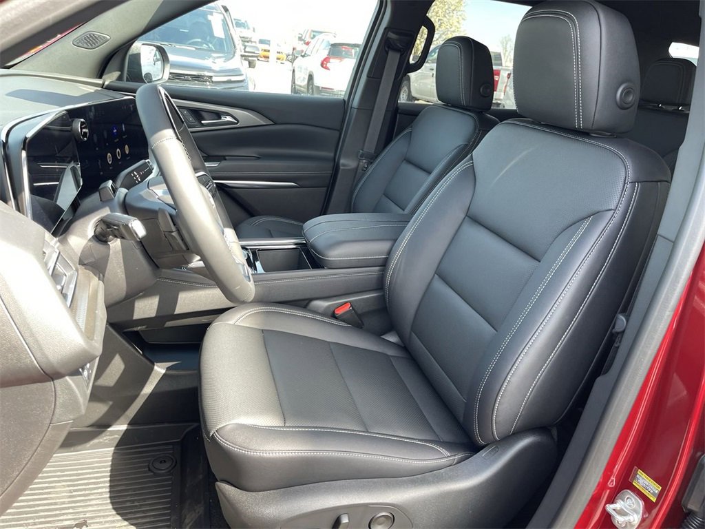 New 2025 Chevrolet Traverse LT w/ Enhanced Driving Package image 11