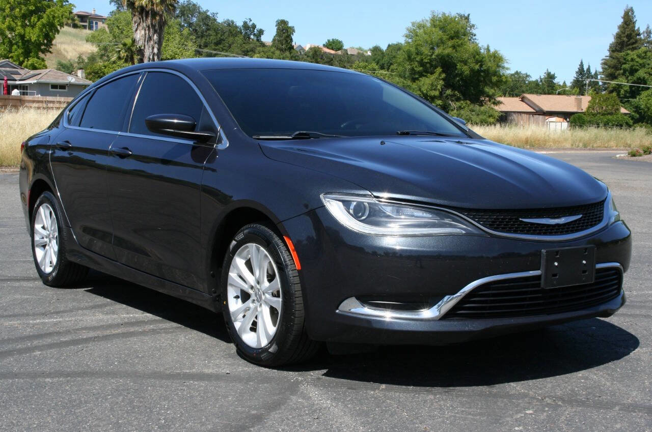 Used 2016 Chrysler 200 Limited Platinum image 2