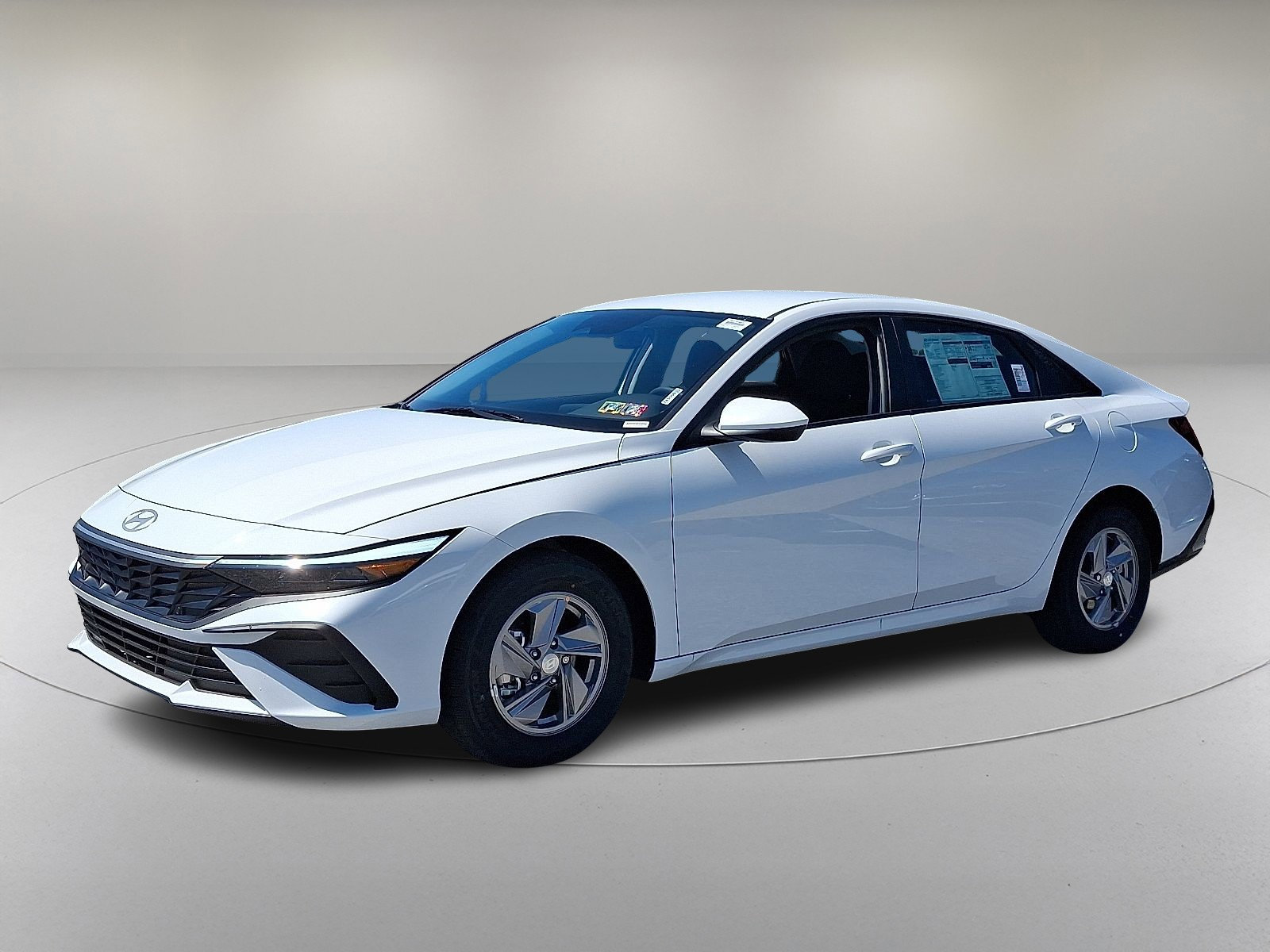 Used 2025 Hyundai Elantra SE FWD image 3