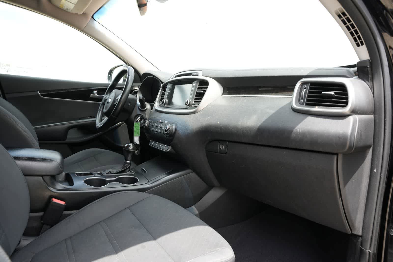 Used 2017 Kia Sorento FWD w/ LX Convenience Package image 17