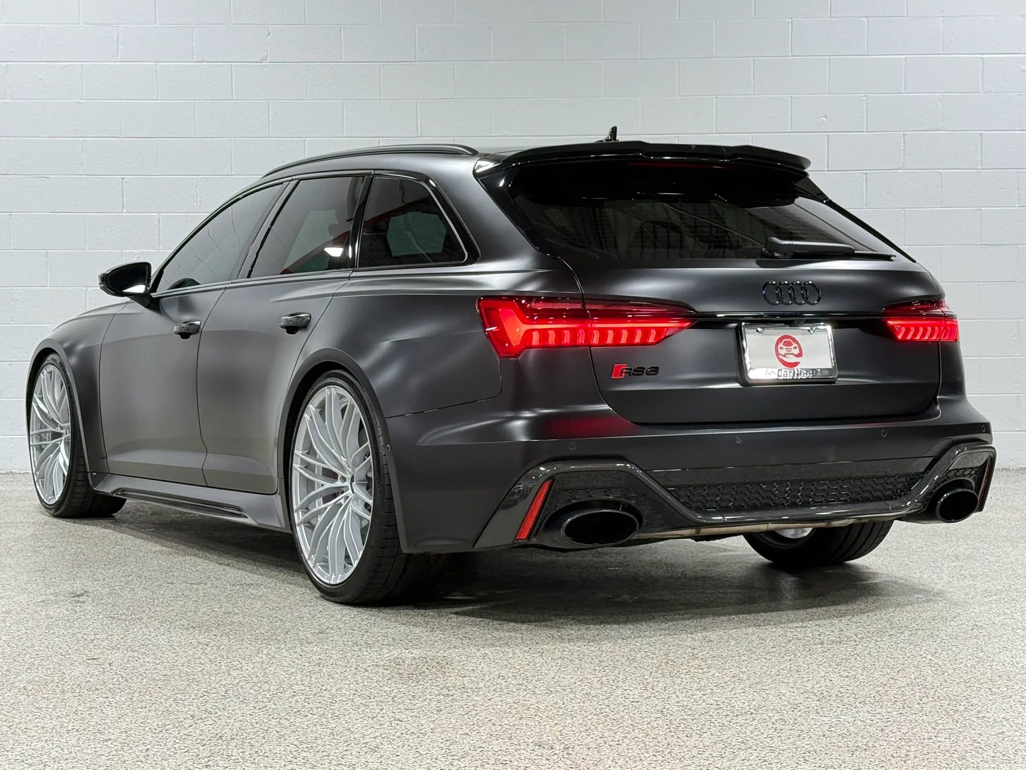 Used 2021 Audi RS 6 w/ Carbon Optic Package image 8