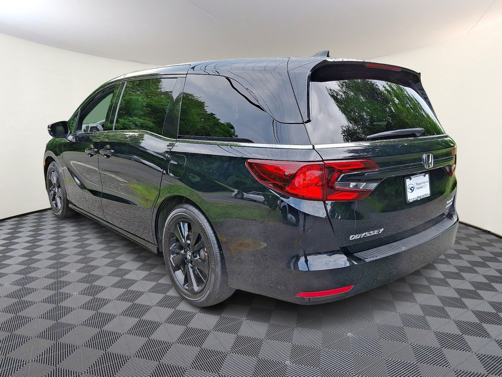 Used 2024 Honda Odyssey Sport image 4