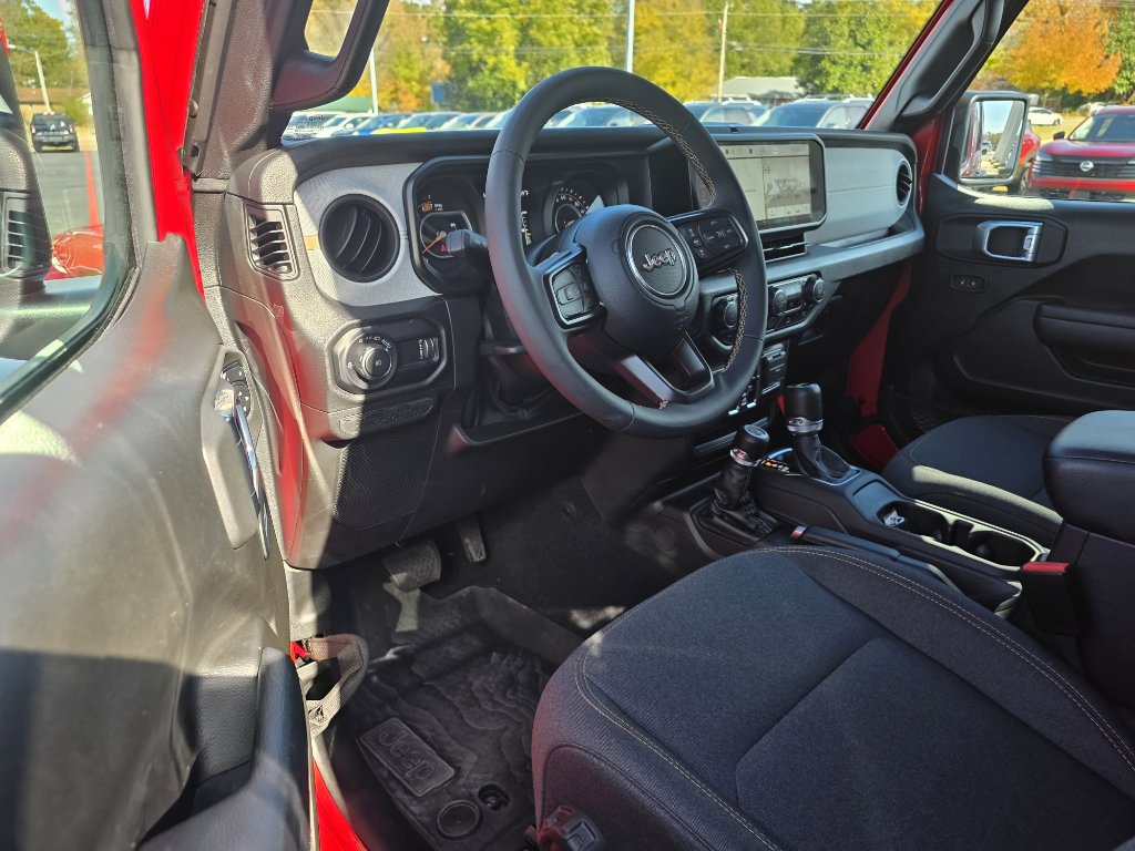 Used 2024 Jeep Wrangler Sport S image 9