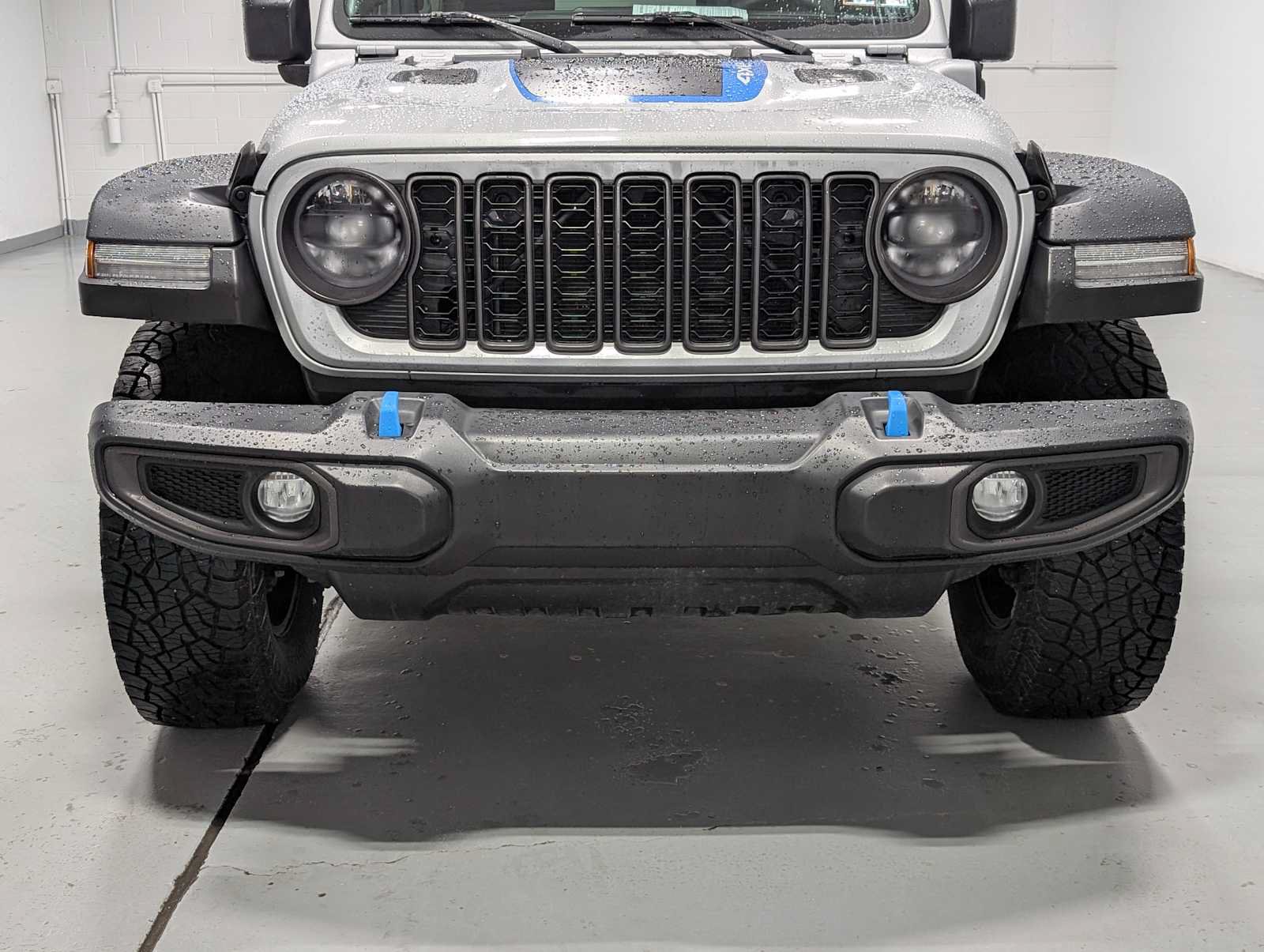 Used 2024 Jeep Wrangler Unlimited Rubicon 4xe AWD/4WD image 2
