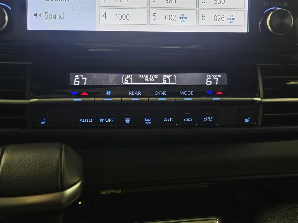 Used 2023 Toyota Sienna XSE image 34