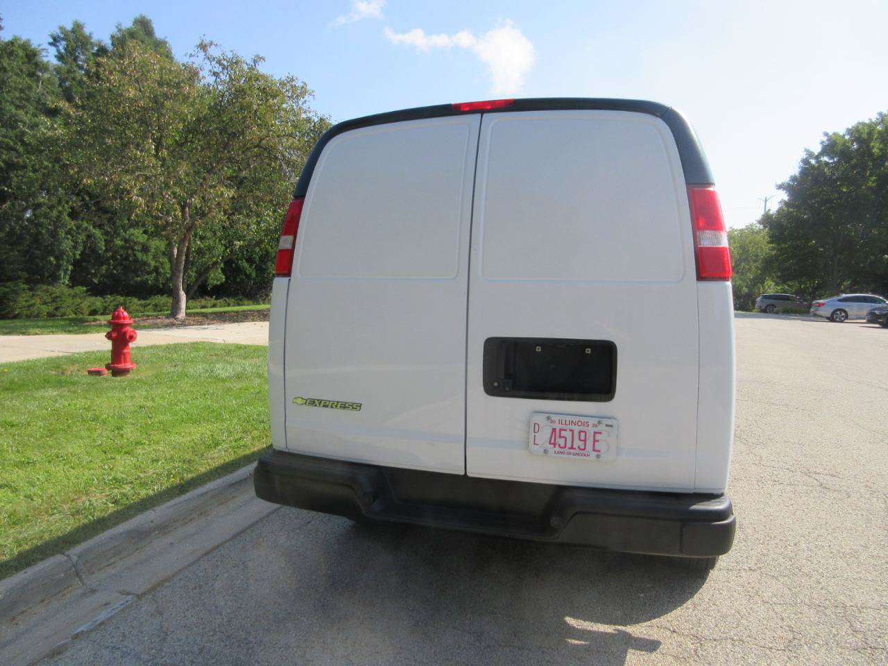 Used 2021 Chevrolet Express 2500 w/ Driver Convenience Package RWD image 11